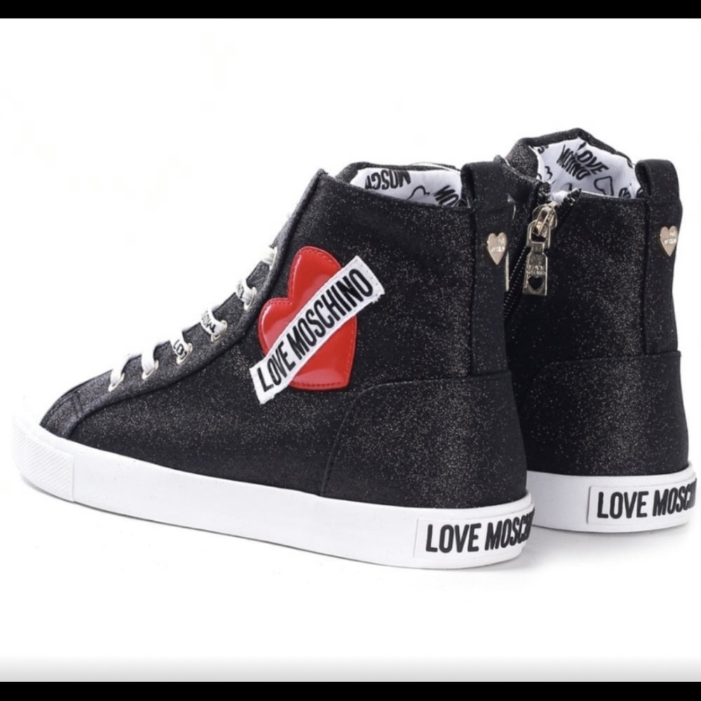 Love Moschino